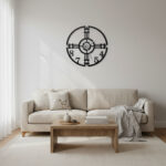 ⁦שעון קיר ממתכת – עיצוב עגול גאומטרי תעשייתי⁩ – תמונה ⁦3⁩